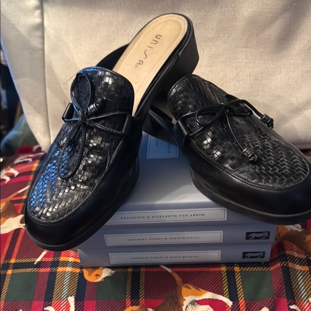 Unisa Black Textured Loafers with Flat Heel